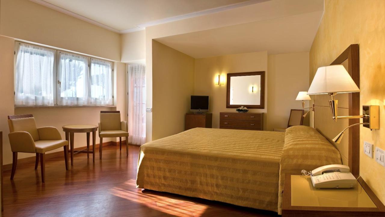 Versilia Palace Hotel Marina di Pietrasanta Exterior foto