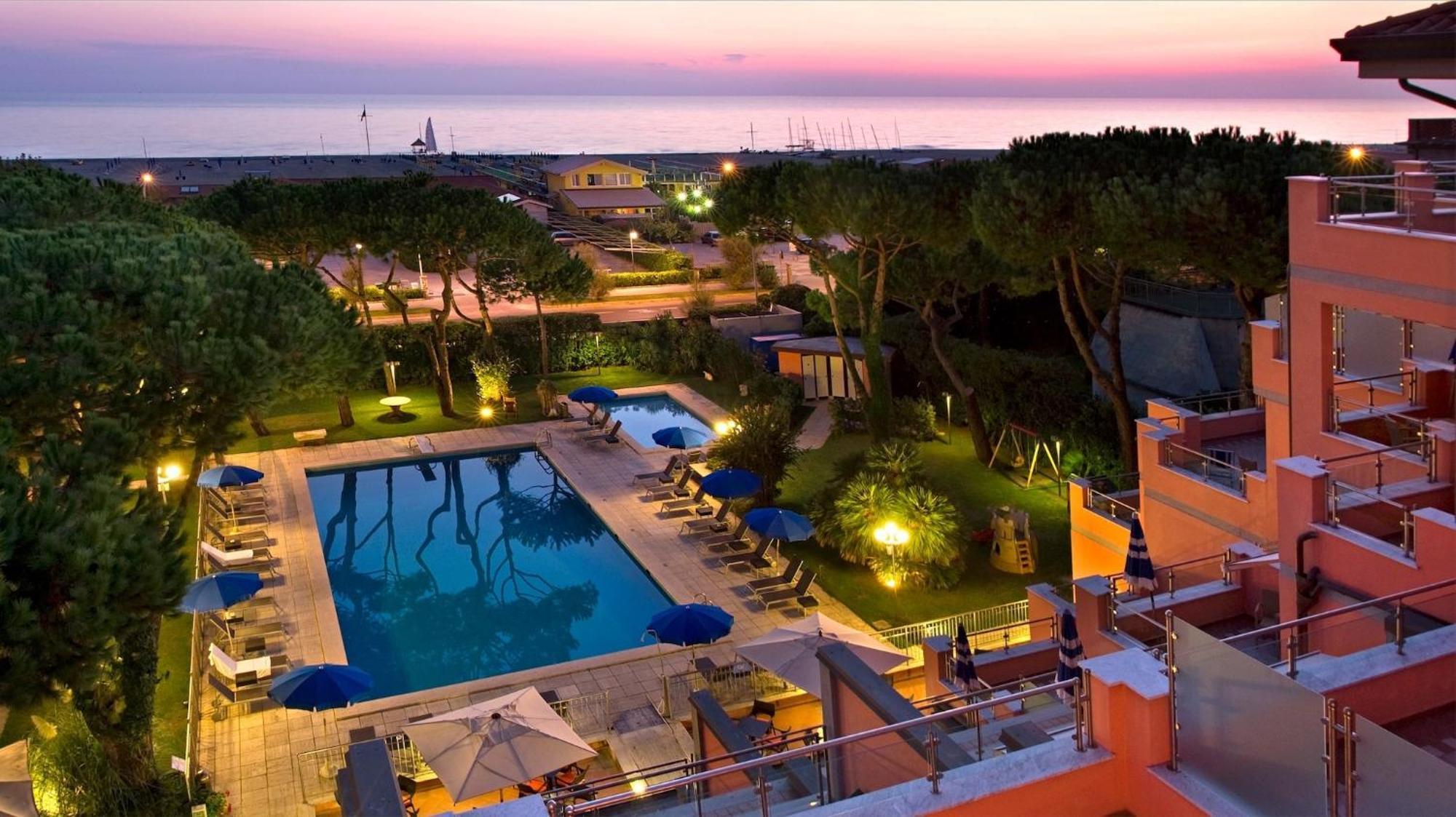 Versilia Palace Hotel Marina di Pietrasanta Exterior foto