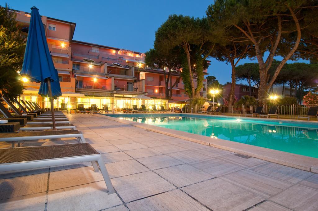 Versilia Palace Hotel Marina di Pietrasanta Exterior foto