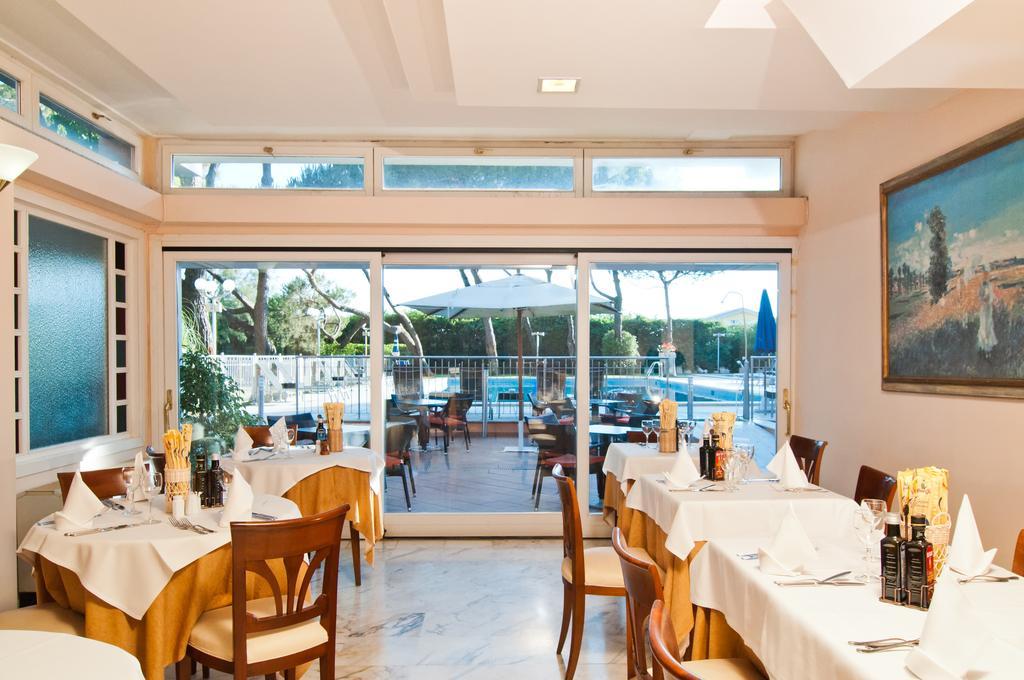 Versilia Palace Hotel Marina di Pietrasanta Exterior foto