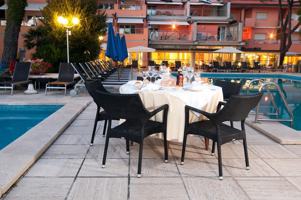 Versilia Palace Hotel Marina di Pietrasanta Exterior foto